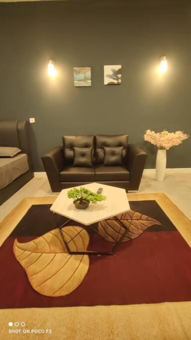 Apartment Bs228-klia -self Check-in-wifi-netflix-parking-pool, 5092