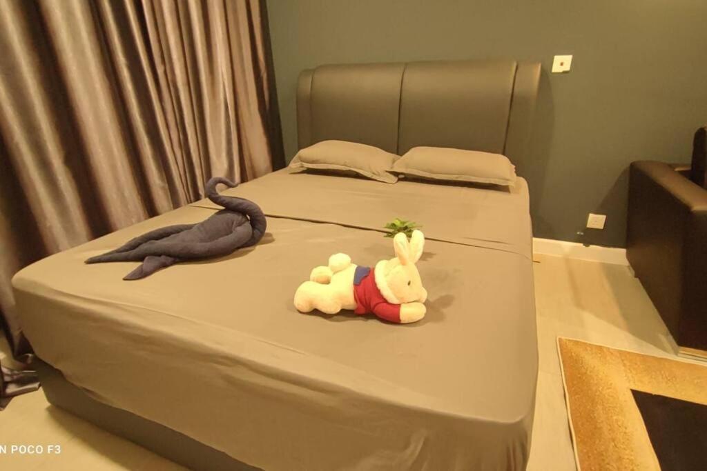 Bs228-klia -self Check-in-wifi-netflix-parking-pool, 5092 *